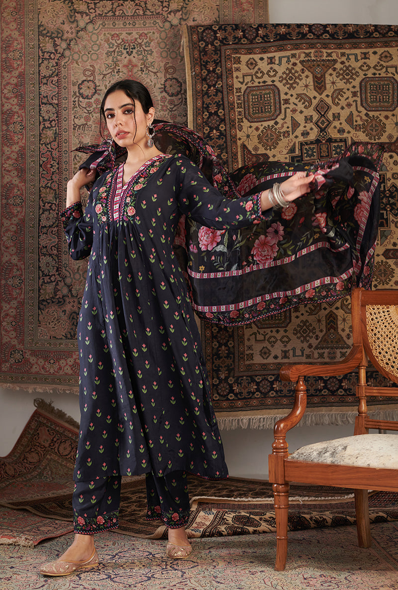 Black Gul Embroidered Aalam Kurta Set