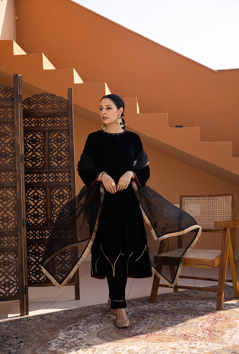 Black Velvet Anarkali Sitara Work Ghazal Kurta Set