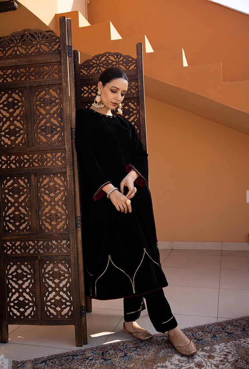 Black Velvet Anarkali Sitara Work Ghazal Kurta Set