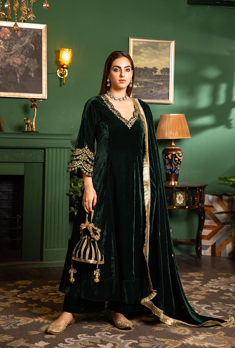 Green sales velvet anarkali