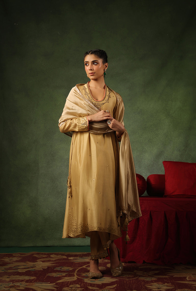 Ivory Paan Buta Ishq Kurta Set