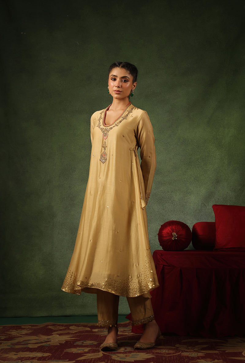 Ivory Paan Buta Ishq Kurta Set