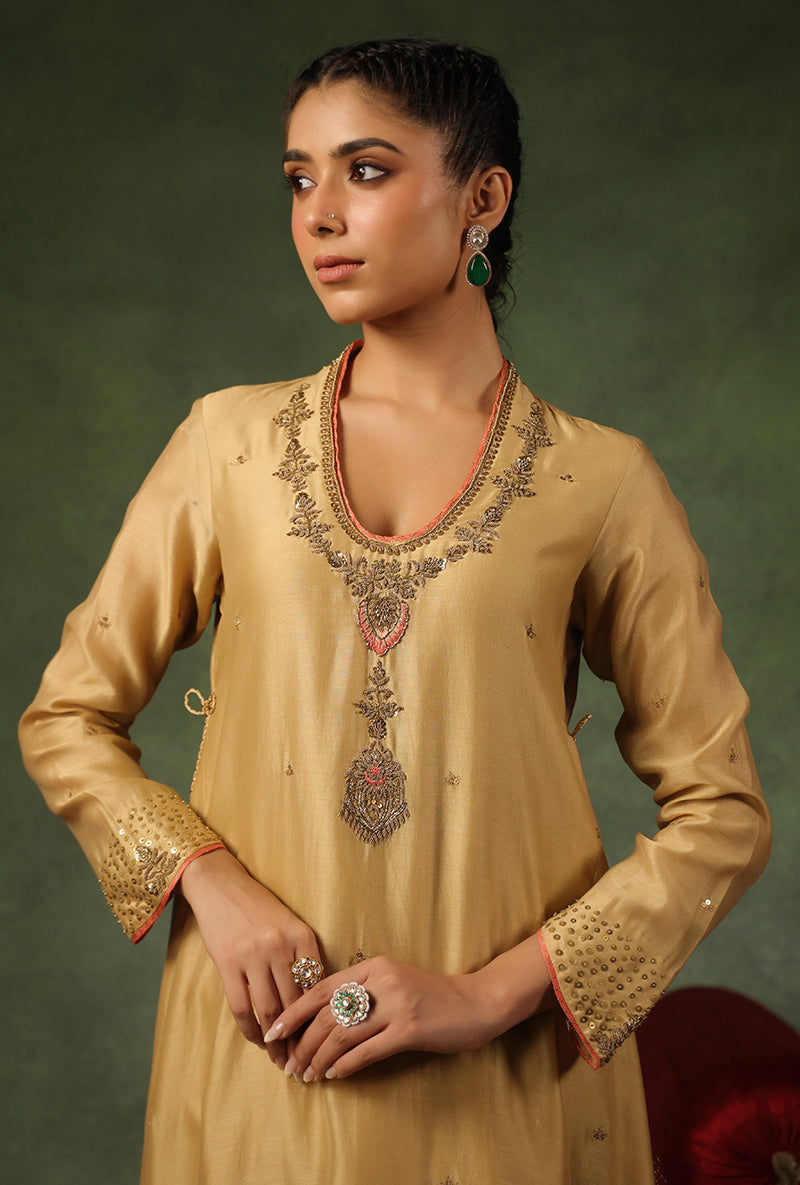 Ivory Paan Buta Ishq Kurta Set