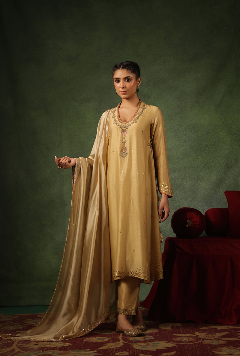 Ivory Paan Buta Ishq Kurta Set