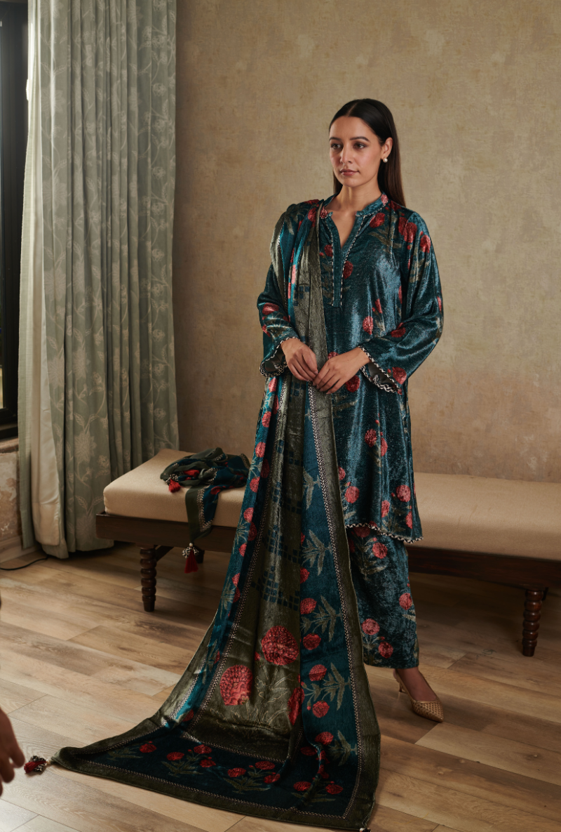 Blue Floral Print Aiza Kurta Set