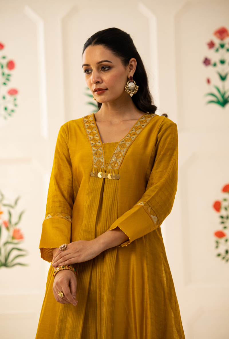 Yellow V-Neck Placket Kishmish Kurta Set