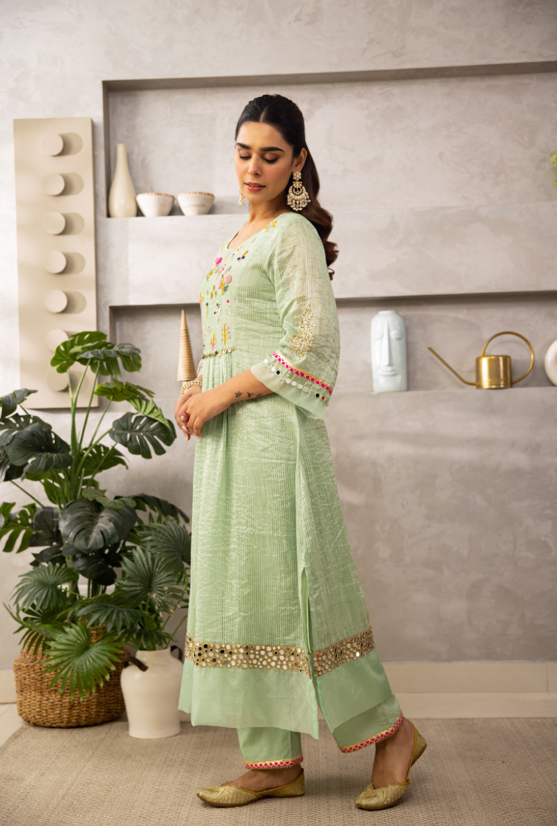 Aqua Reshamn Poke Front Pleats Laado Kurta Set