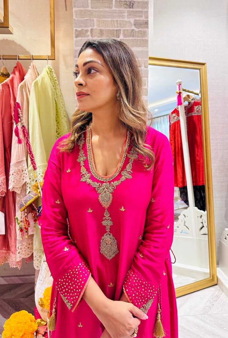 Meghna Nayyar In Hot Pink Paan Buta Ishq Kurta Set