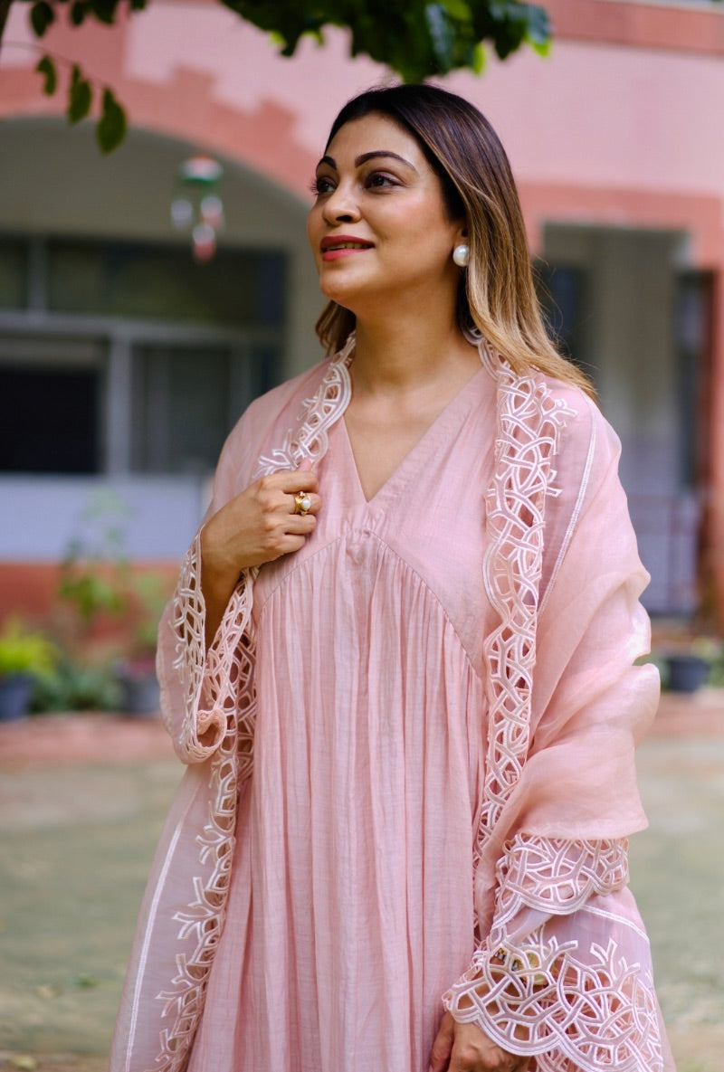 Meghna Nayyar In Peach Thread Cutwork Lace Wishful Kurta Set