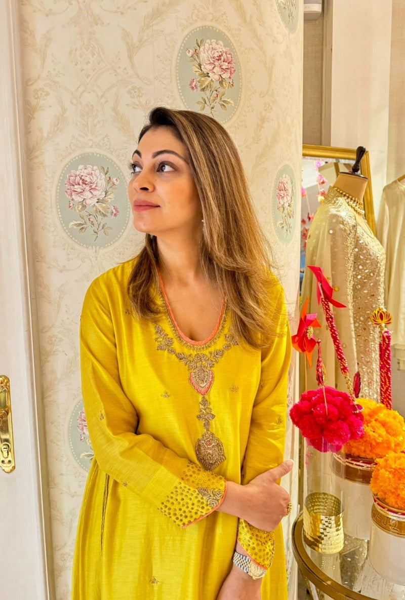 Meghna Nayyar In Yellow Paan Buta Ishq Kurta Set