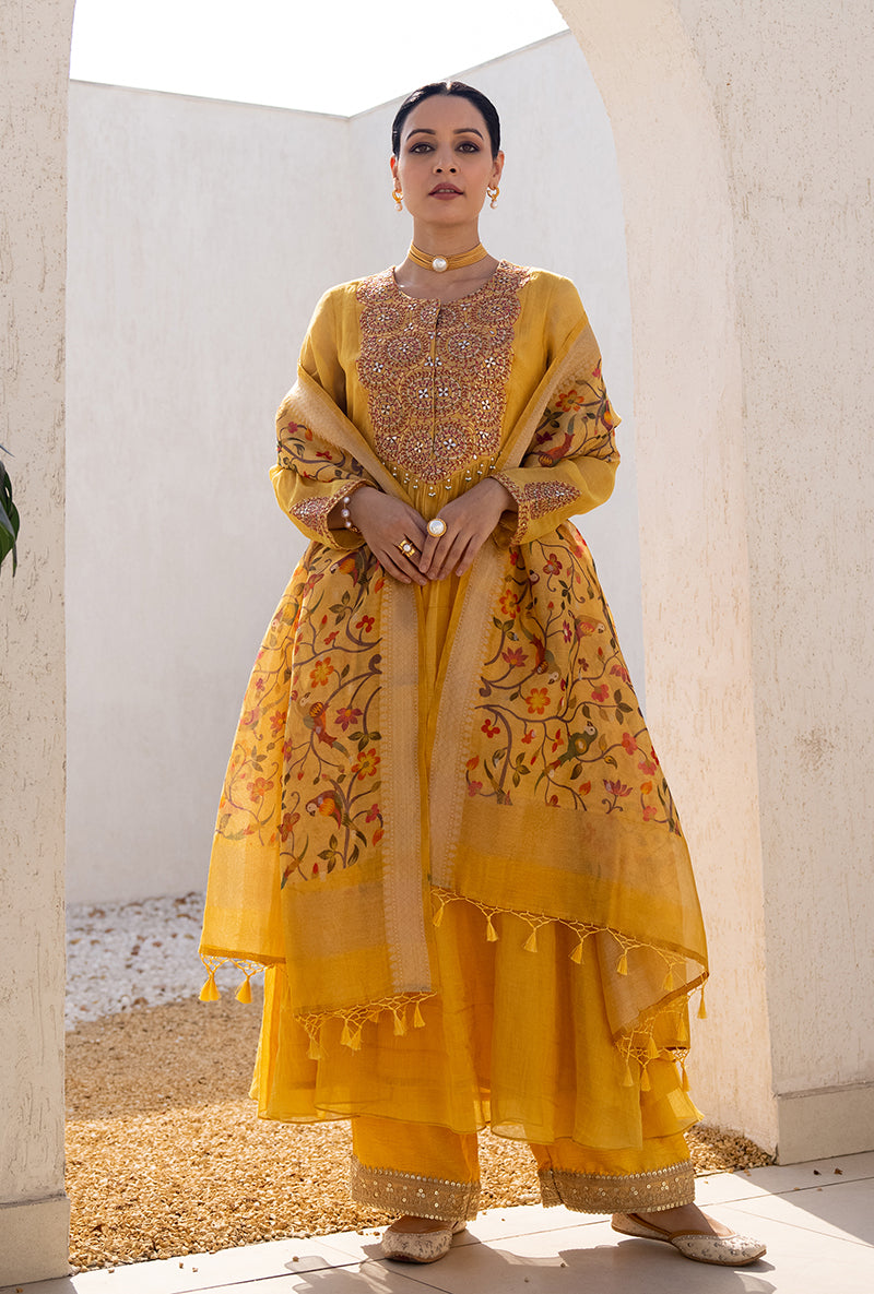 Yellow Resham And Gota Yoke Front Pleat Dua Anarkali Set